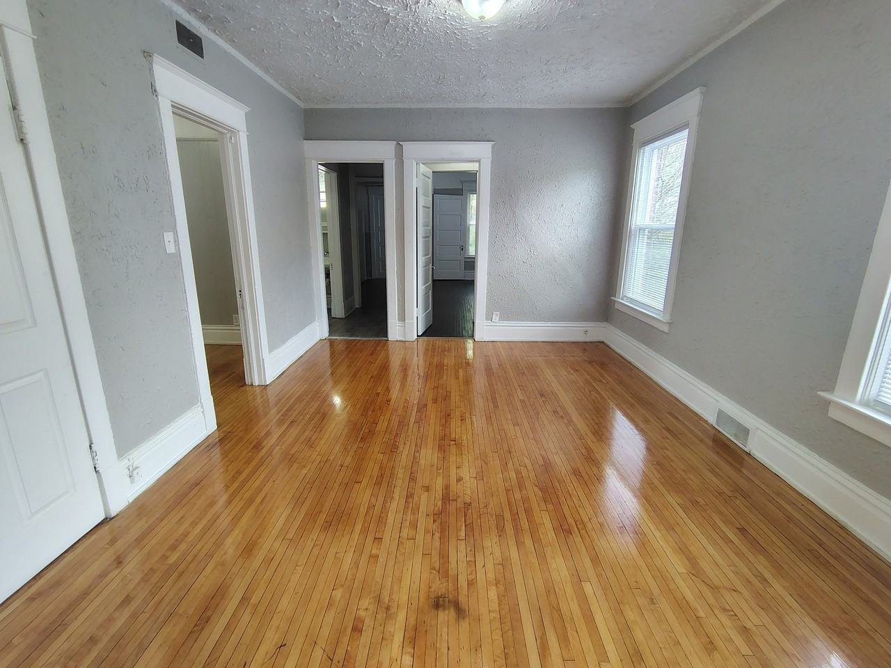 1112 Crosby Street #2 - Photo 7 of 9