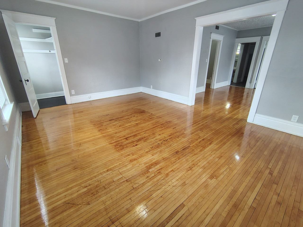 1112 Crosby Street #2 - Photo 7 of 8