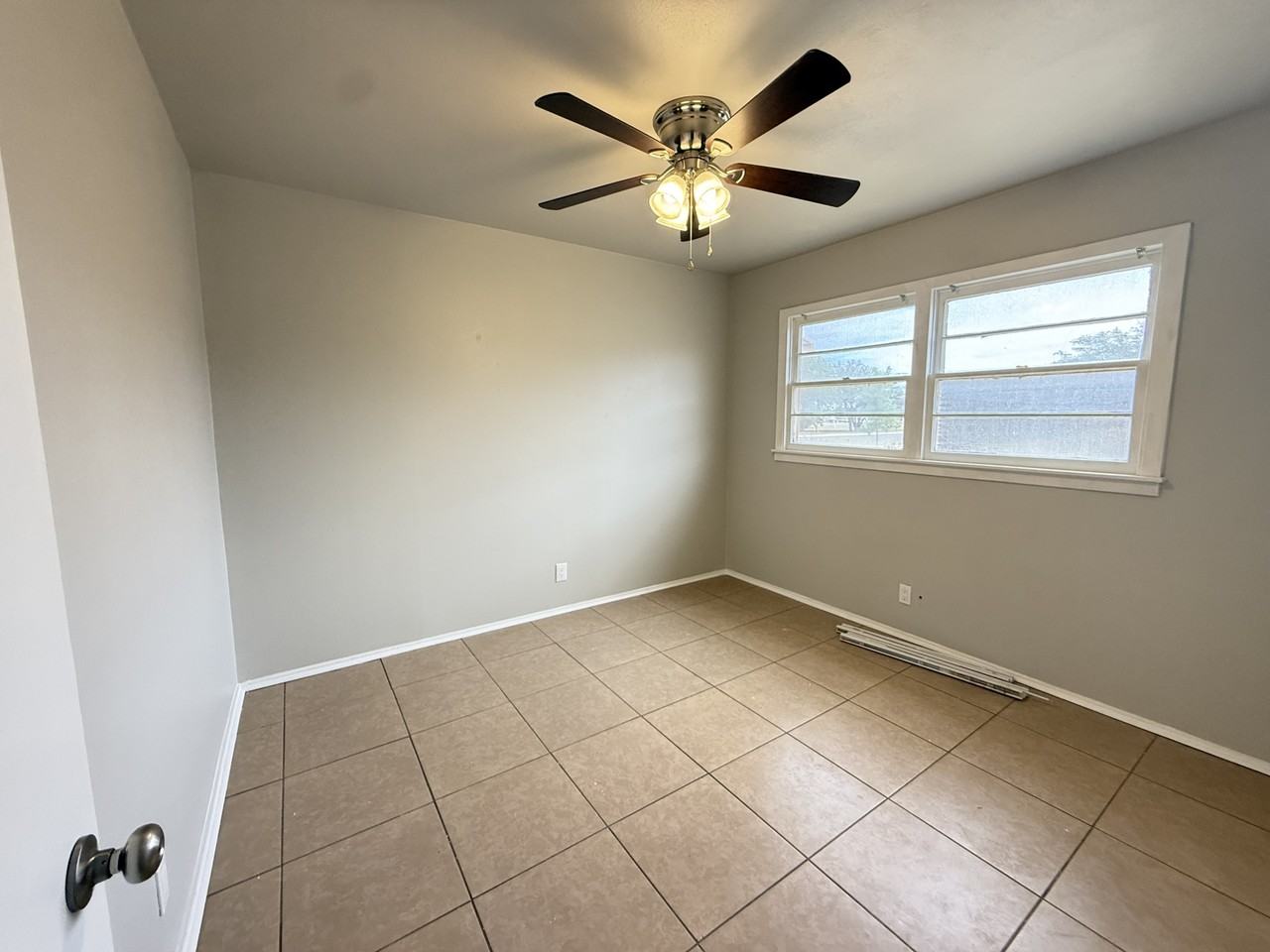 2805 W Louisiana Ave #1 - Photo 3 of 6