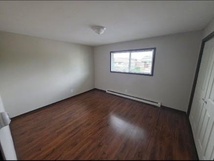425 Farnham Street - Photo 3 of 8