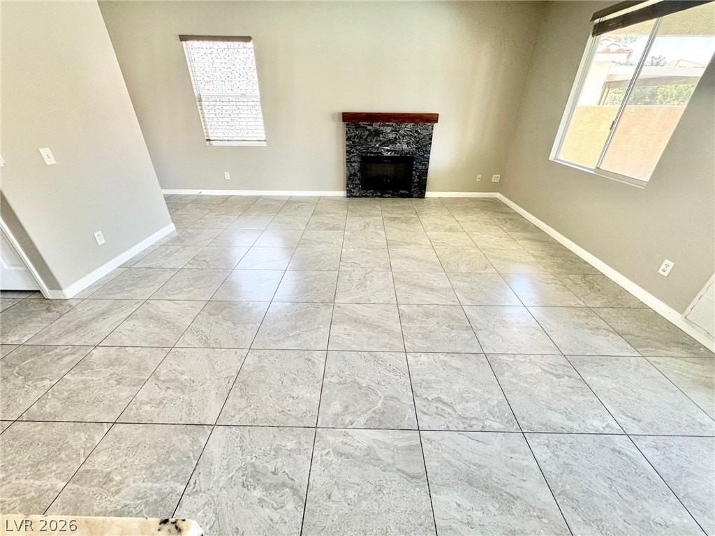 1092 Whispering Birch Ave - Photo 2 of 35