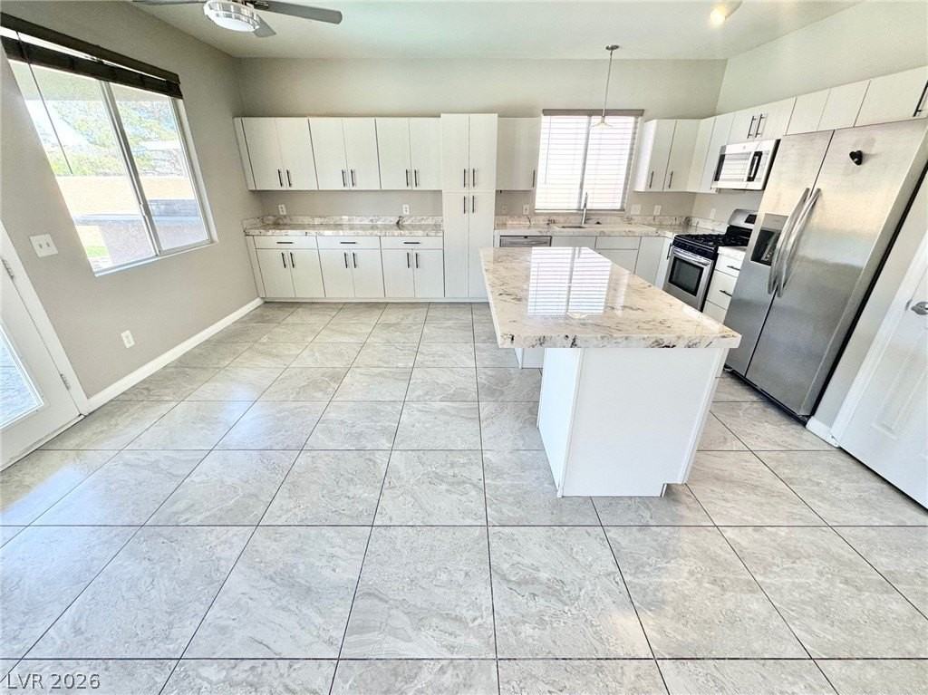 1092 Whispering Birch Ave - Photo 3 of 35