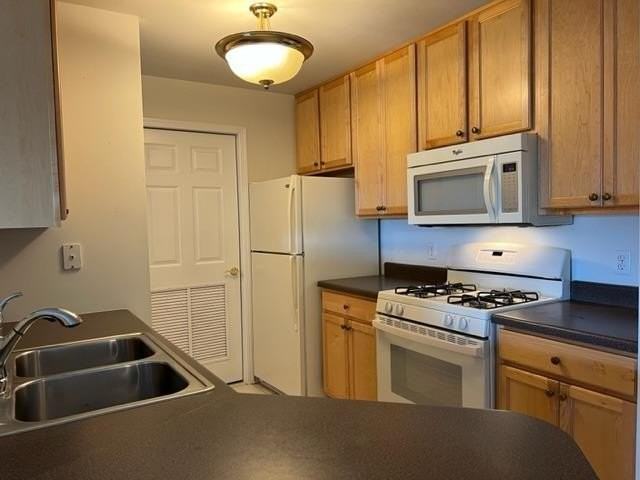 641 Cambridge Ct #2B - Photo 6 of 18