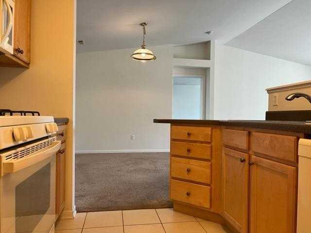 641 Cambridge Ct #2B - Photo 7 of 18