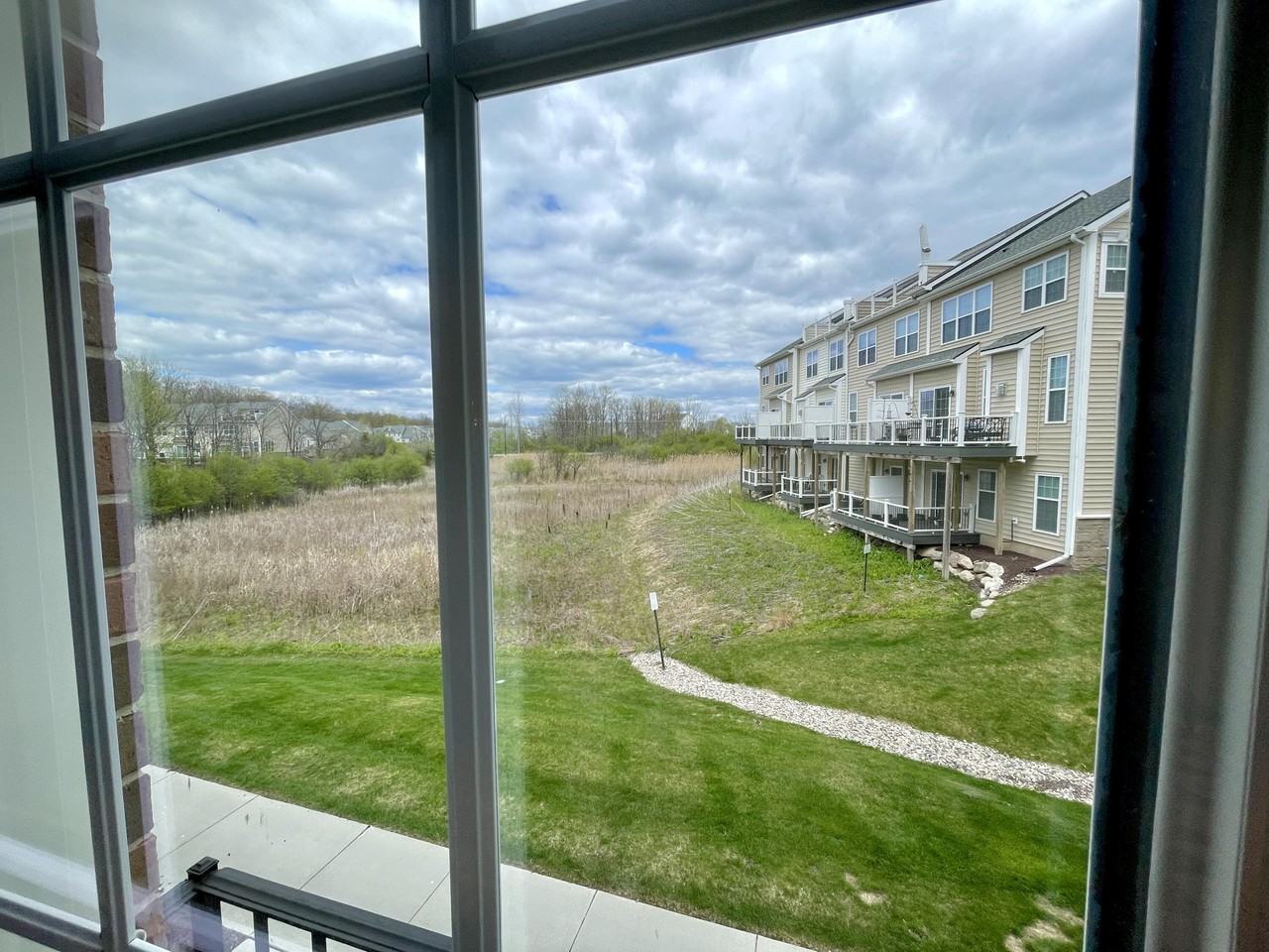 2822 Purley Ave - Photo 5 of 50