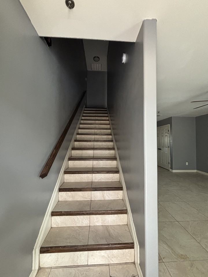 2503 East Franklin Avenue - Photo 4 of 8