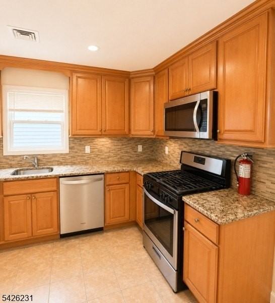 1028 Bond St #2 - Photo 7 of 16