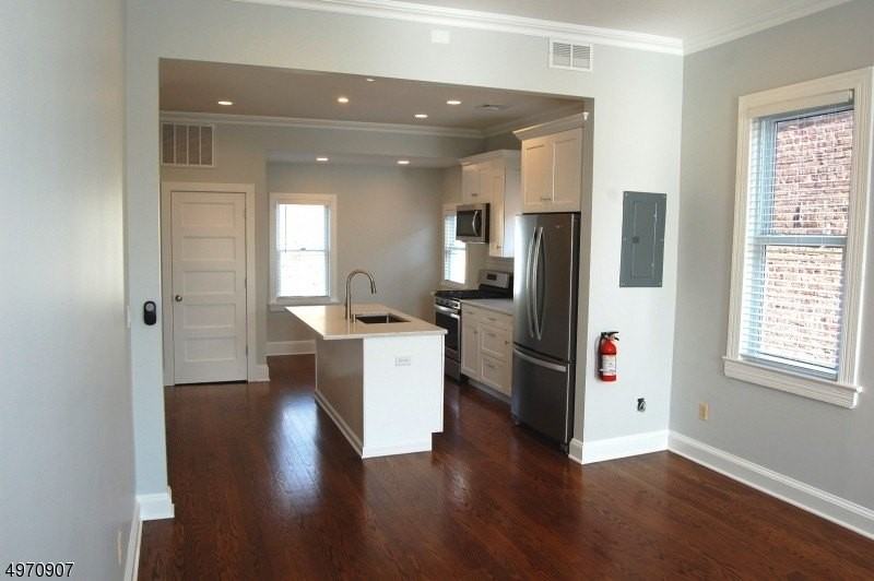 49 Park Ave - Photo 2 of 17
