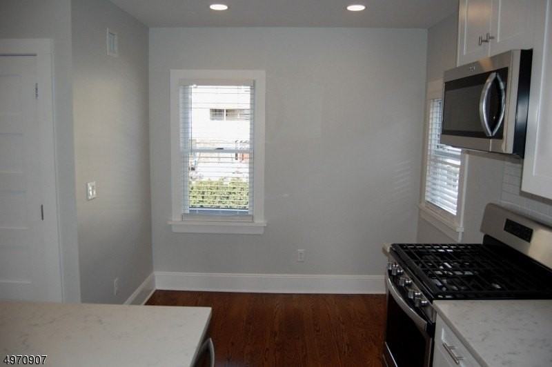 49 Park Ave - Photo 3 of 17