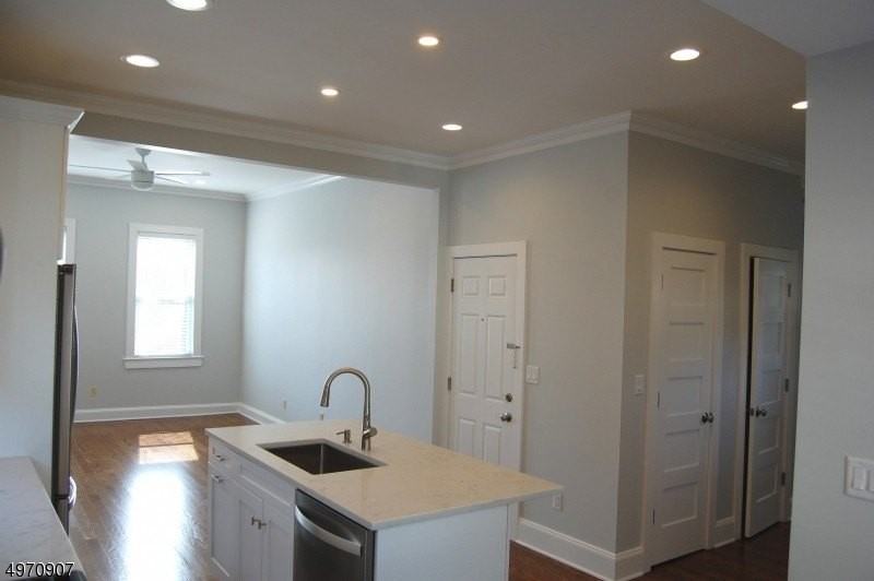 49 Park Ave - Photo 4 of 17