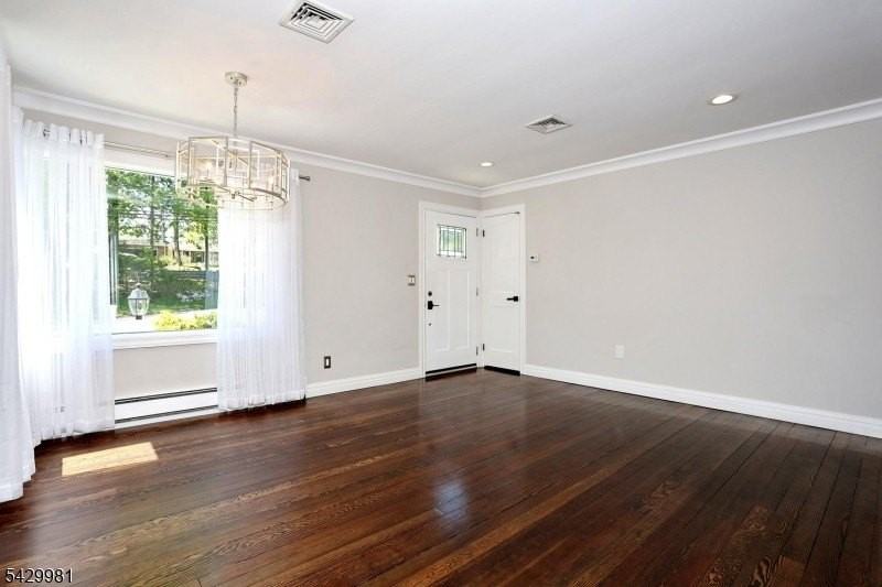 28 Minnehaha Blvd - Photo 5 of 34