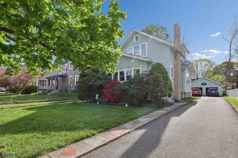 64 Park Ave - Photo 2 of 22