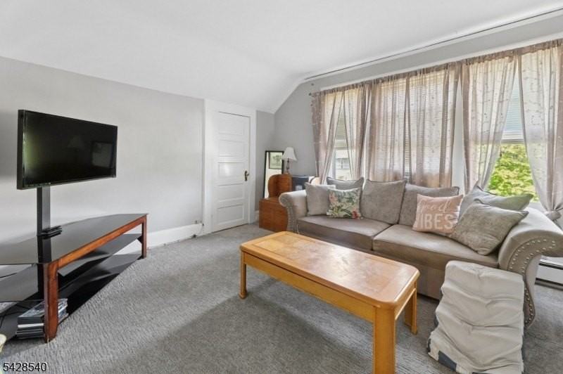 64 Park Ave - Photo 4 of 22