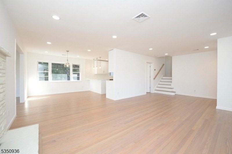 58 Oxford Pl - Photo 2 of 29