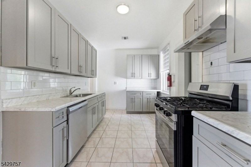 773 Kingsland Ave - Photo 3 of 13