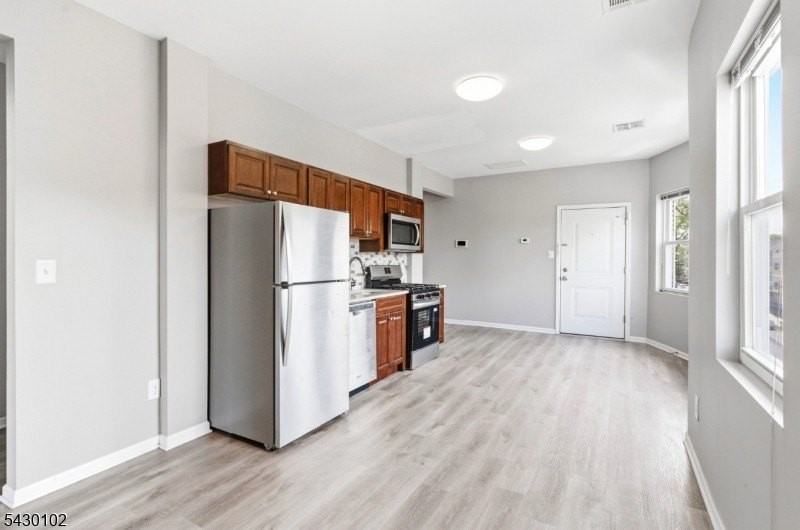 456 Avon Ave #33L - Photo 2 of 9