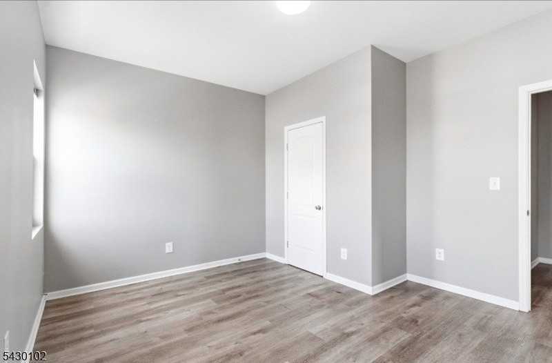 456 Avon Ave #33L - Photo 5 of 9