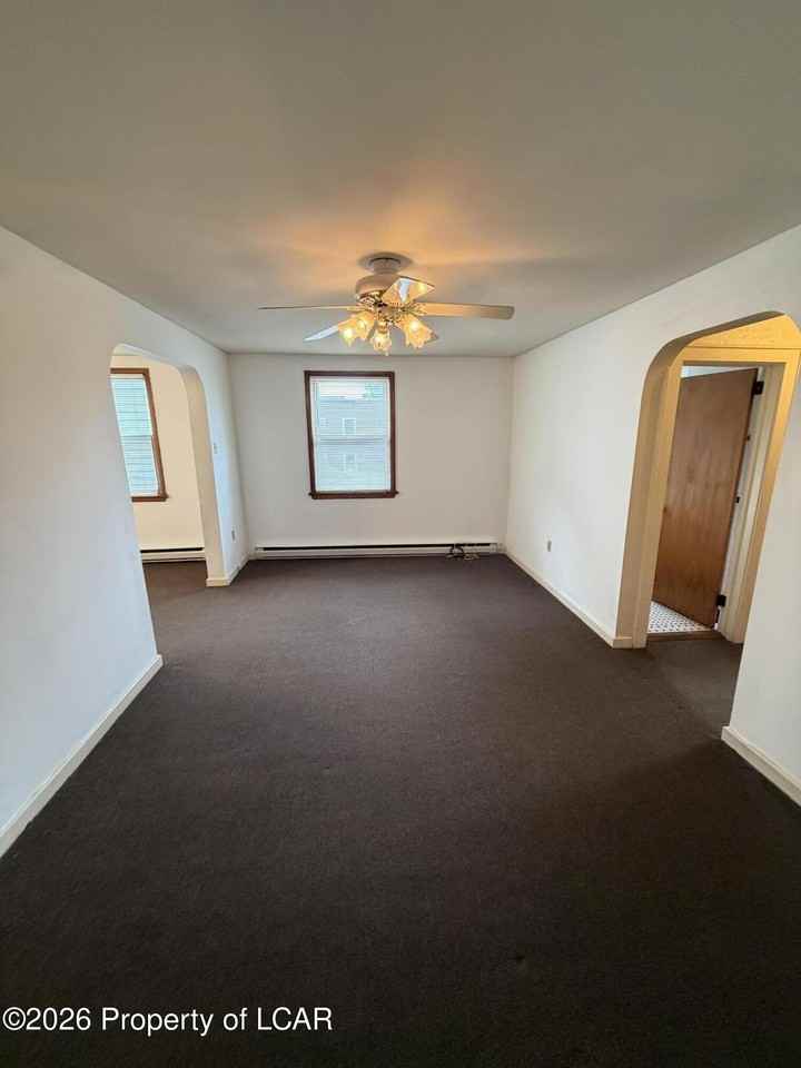 224 New Mallery Pl - Photo 4 of 8