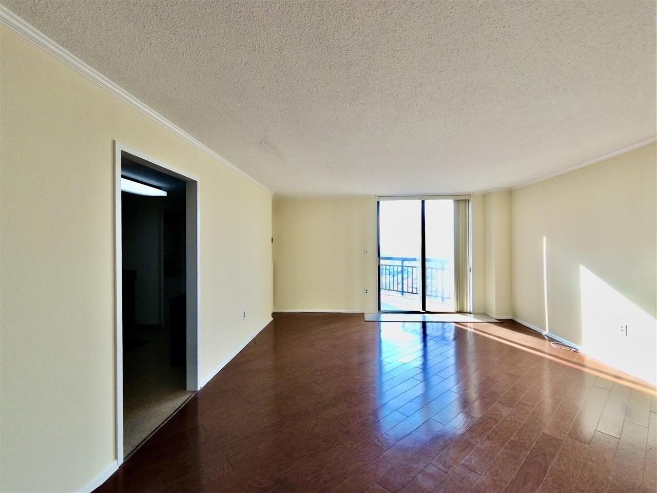 1434 Harmon Cove Tower - Photo 2 of 26