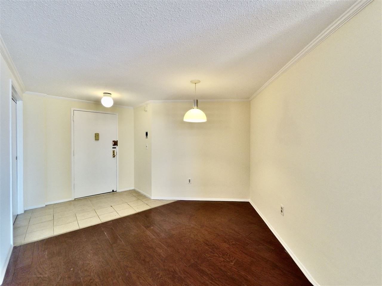 1434 Harmon Cove Tower - Photo 3 of 26