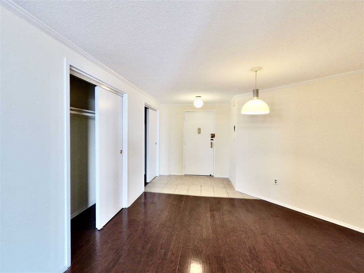 1434 Harmon Cove Tower - Photo 4 of 26