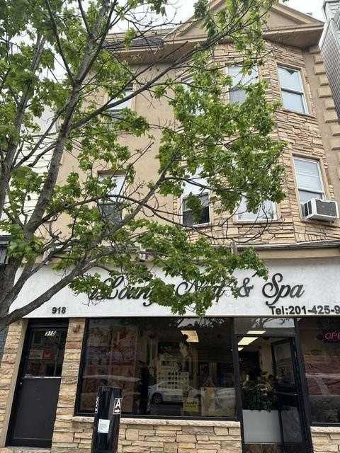918 Broadway
