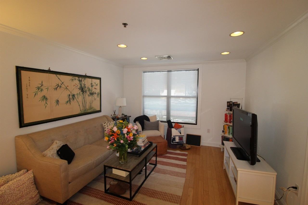 711 Clinton St #2B - Photo 3 of 15