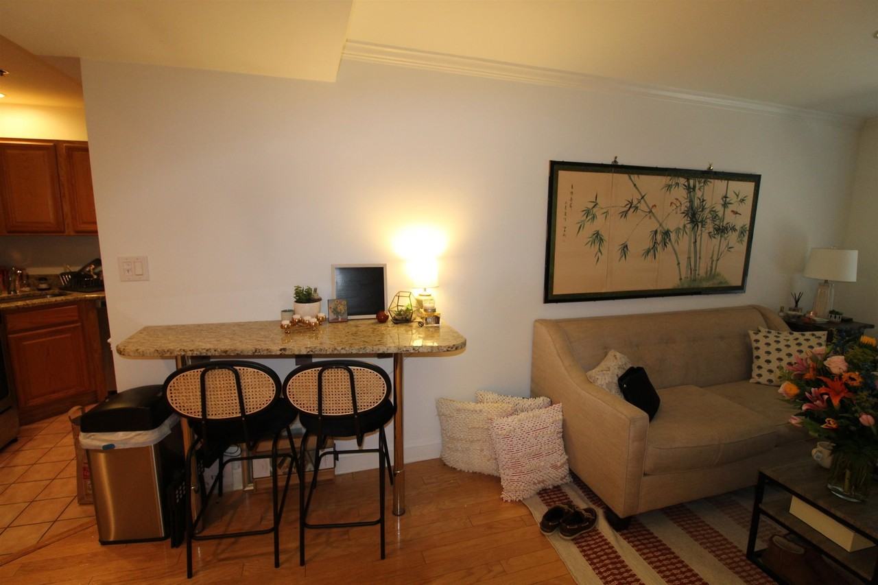 711 Clinton St #2B - Photo 4 of 15