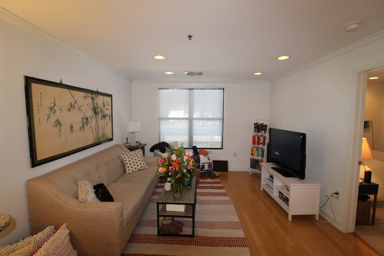 711 Clinton St #2B - Photo 6 of 15