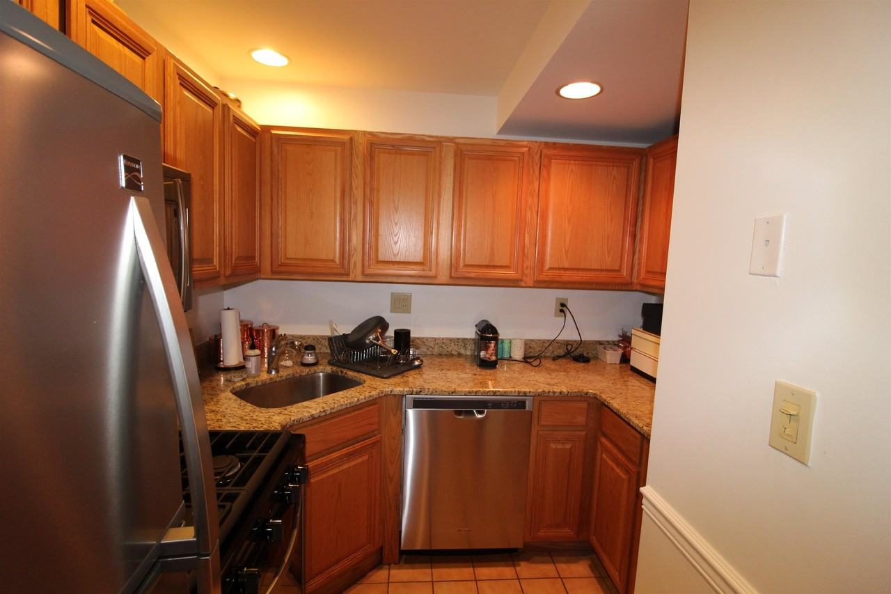 711 Clinton St #2B - Photo 7 of 15
