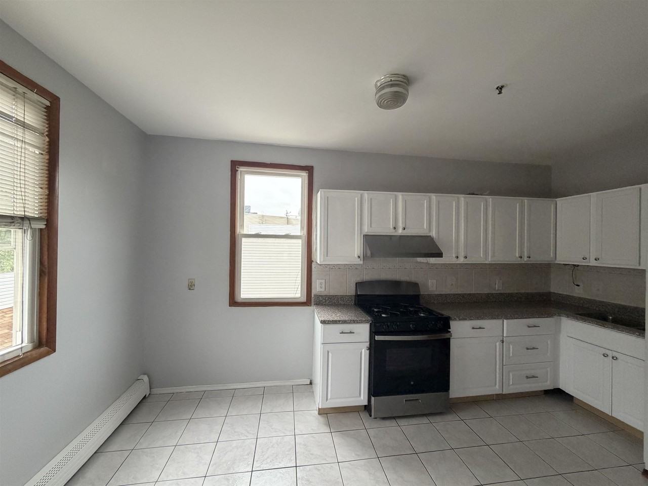 22 Paterson St #3 - Photo 2 of 13