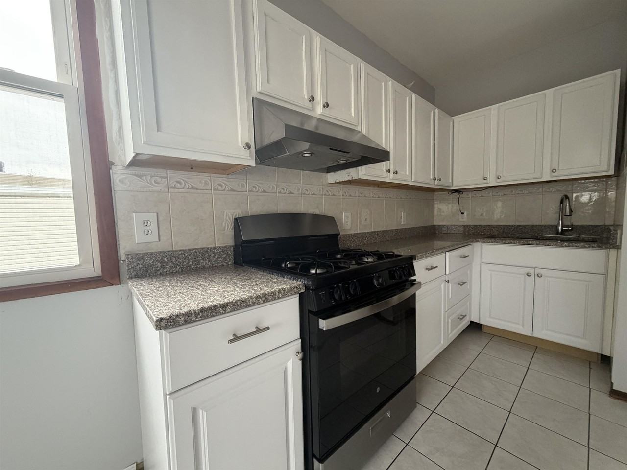 22 Paterson St #3 - Photo 3 of 13