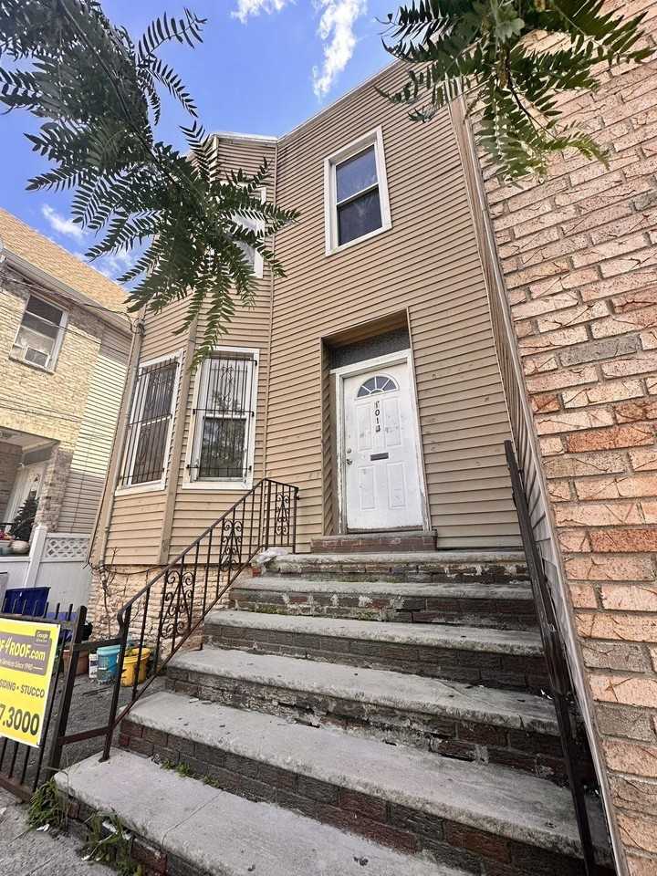1014 Summit Ave #2