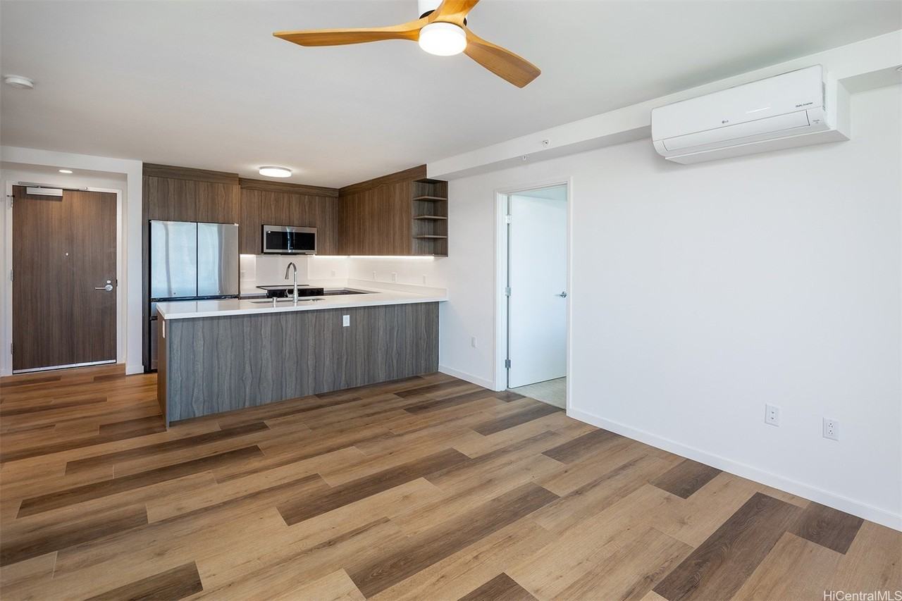 1515 Liona St #3802 - Photo 4 of 21