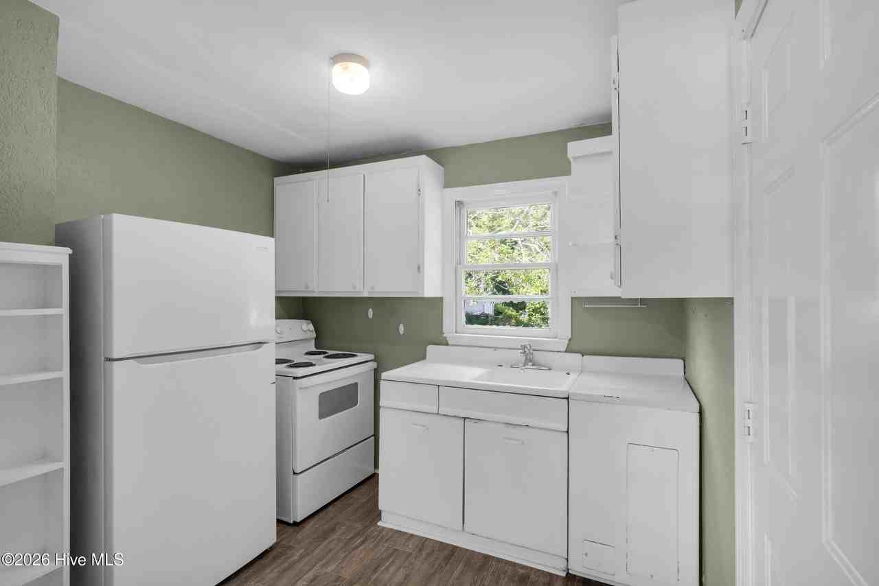 304 N B St - Photo 5 of 22