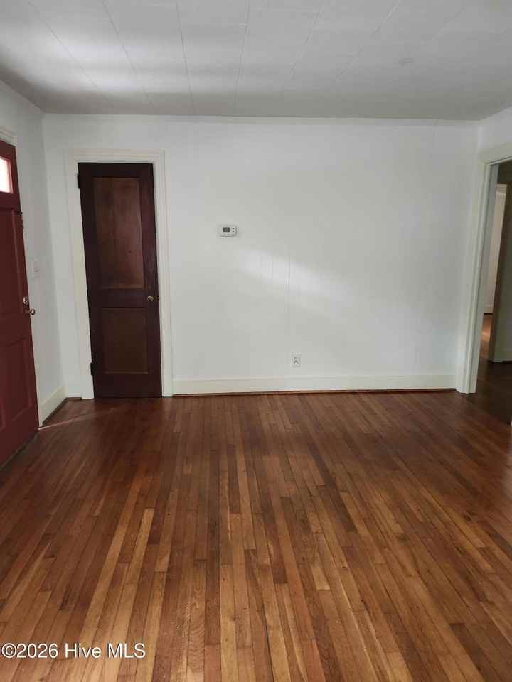 340 E Delaware Ave - Photo 4 of 17