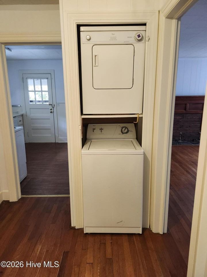 340 E Delaware Ave - Photo 6 of 17