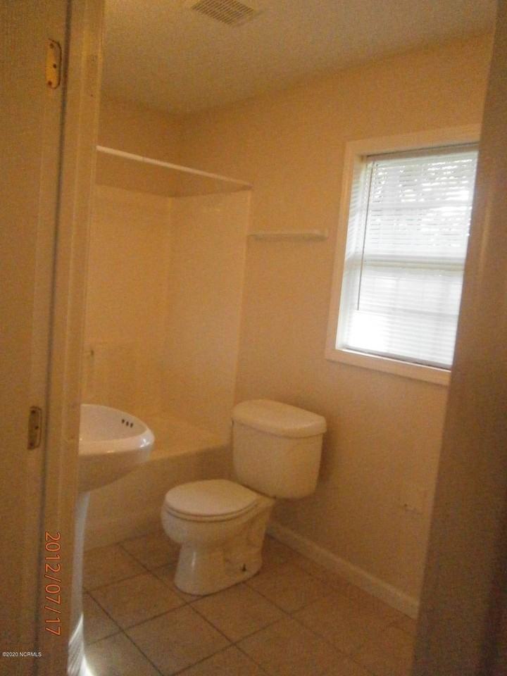 414 Kenwood Dr - Photo 4 of 9