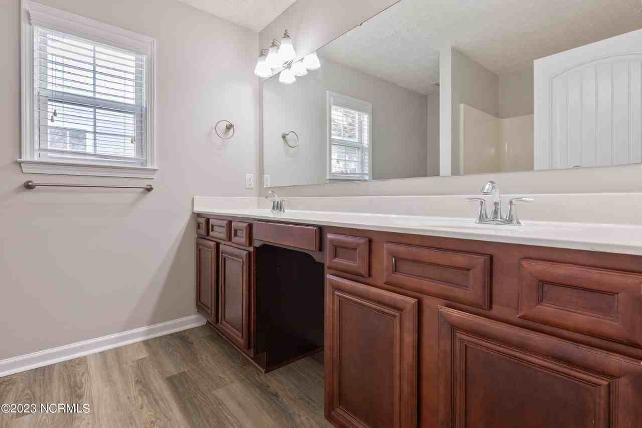 340 Rose Bud Ln - Photo 7 of 18