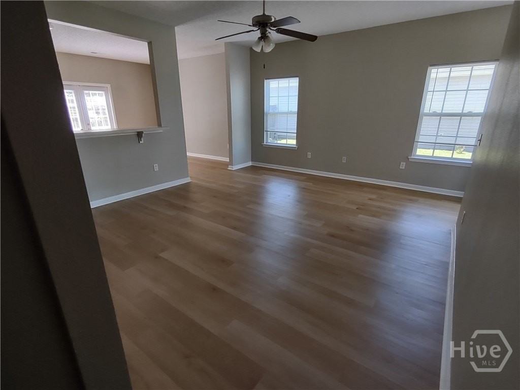 123 Alexander Way - Photo 3 of 12