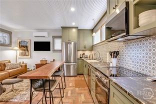 410 1/2 E Victory Dr - Photo 1 of 1