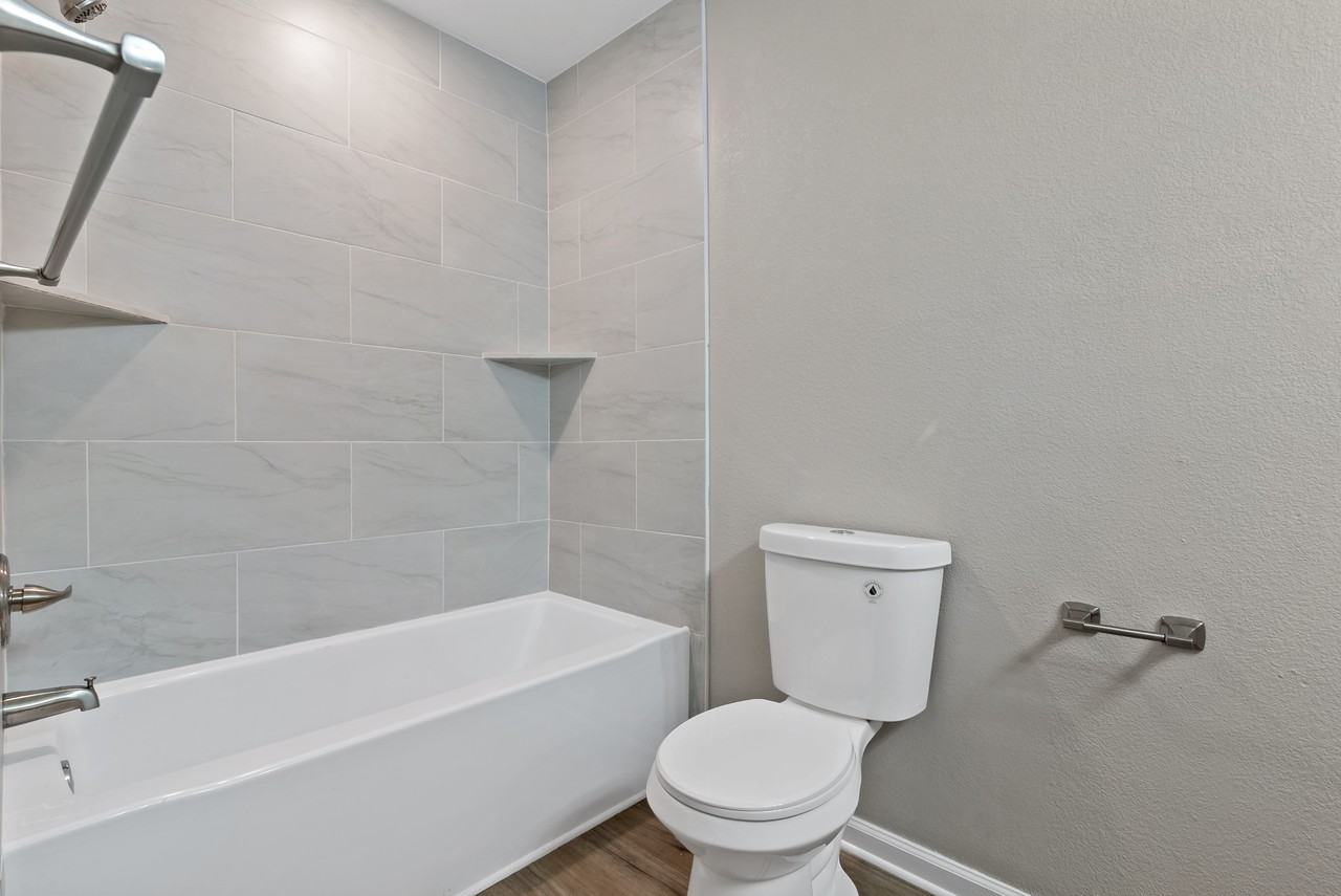 700 South Sims Avenue - Photo 6 of 25