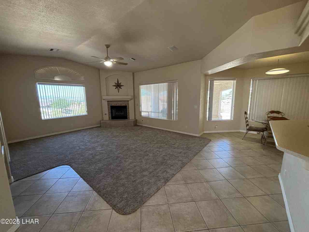 170 Seneca Ln - Photo 4 of 46