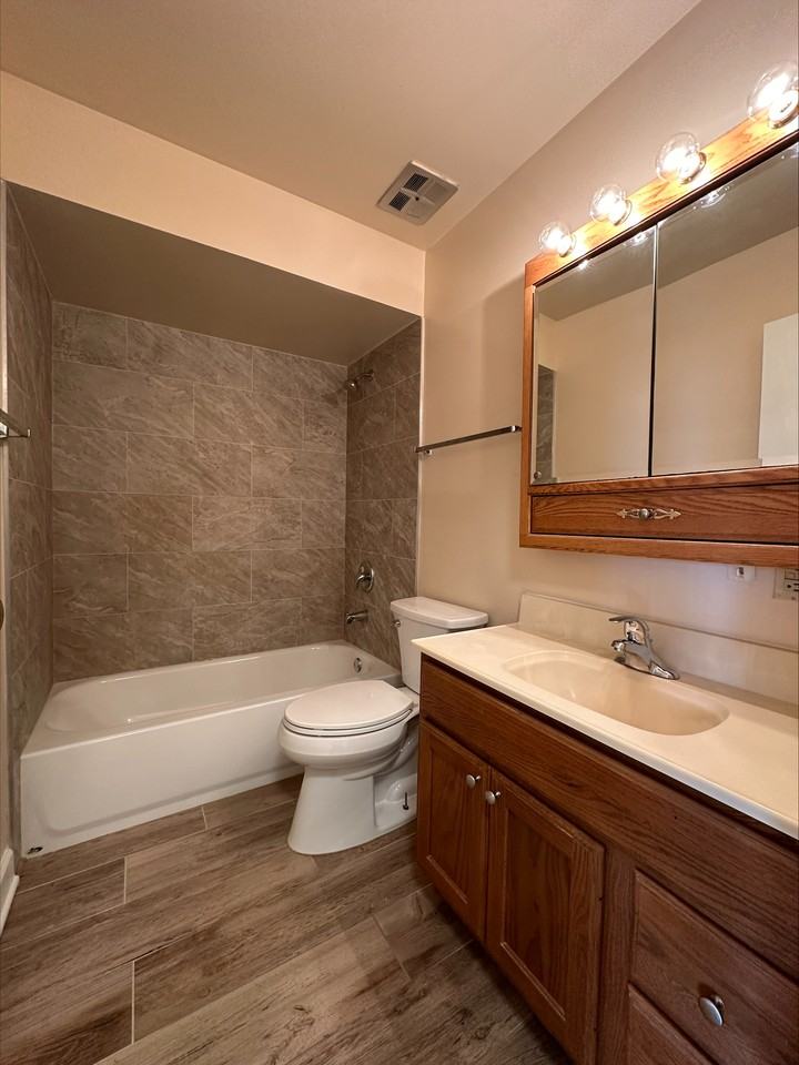 930 Westmoreland Drive - Photo 2 of 10