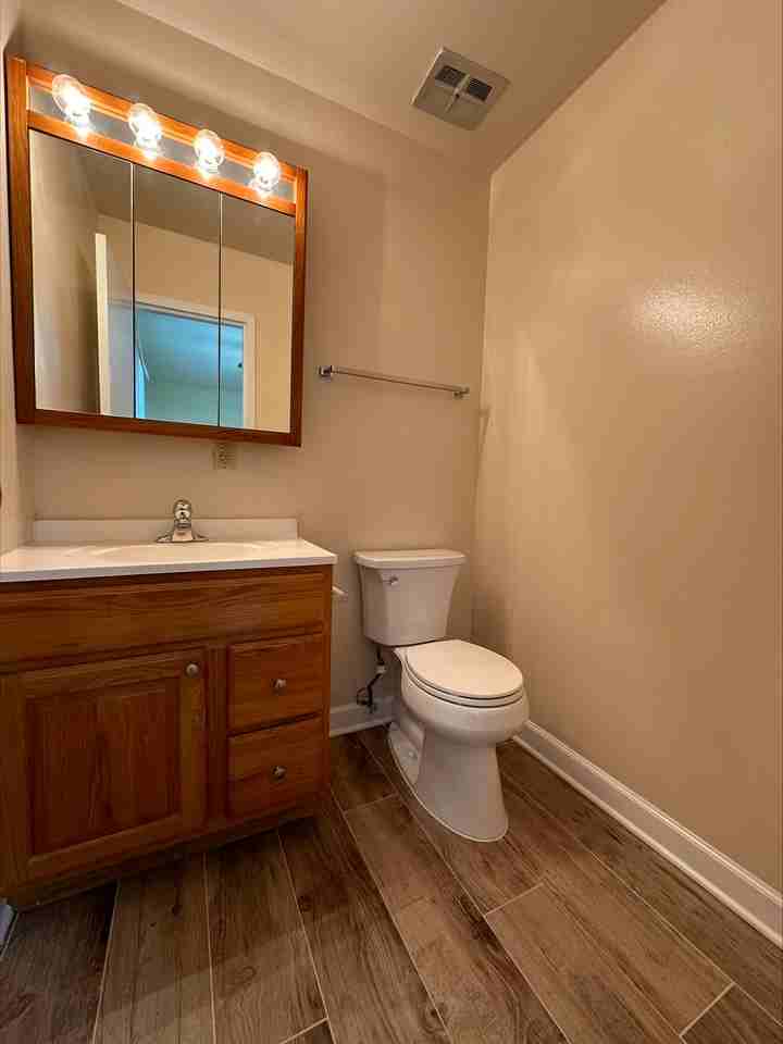 930 Westmoreland Drive - Photo 3 of 10