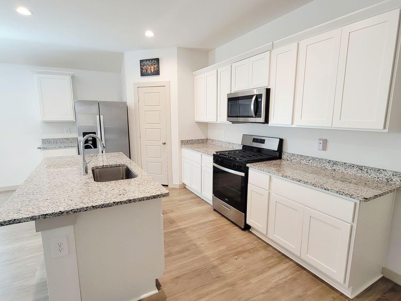7324 9th St - Photo 4 of 21