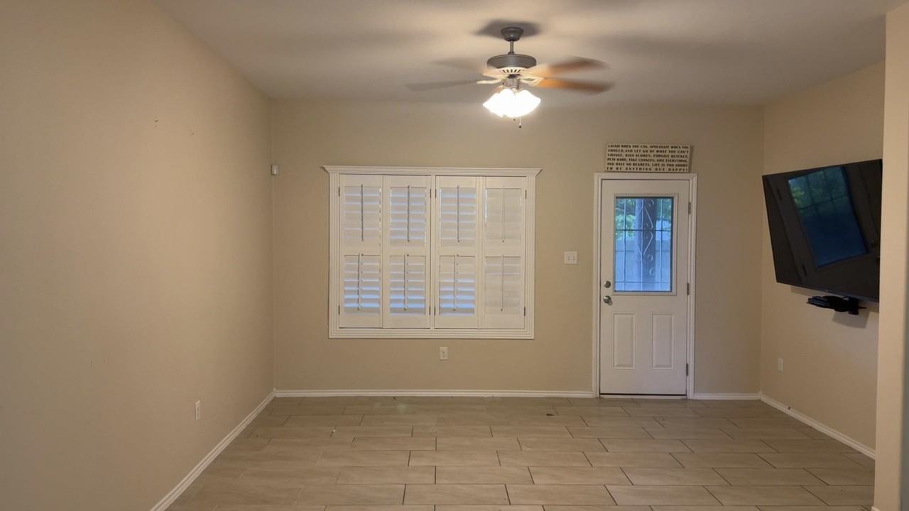 3307 Simmental Dr - Photo 3 of 10