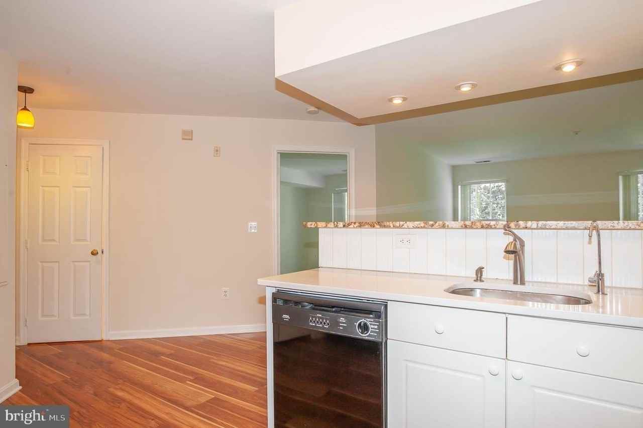 5958 Founders Hill Dr - Photo 5 of 22