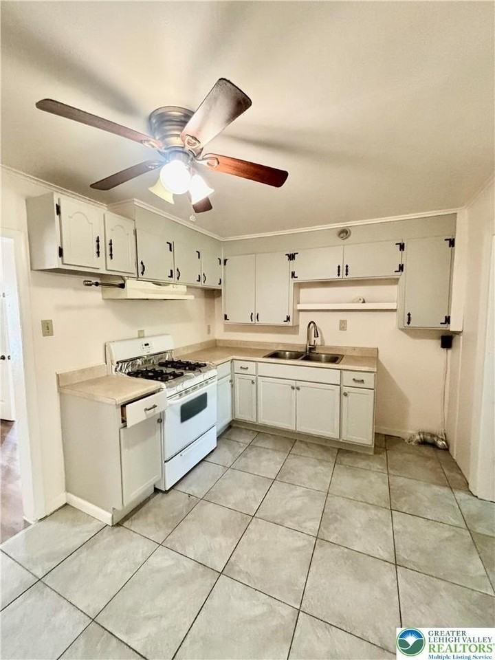 152 Water St - Photo 5 of 9