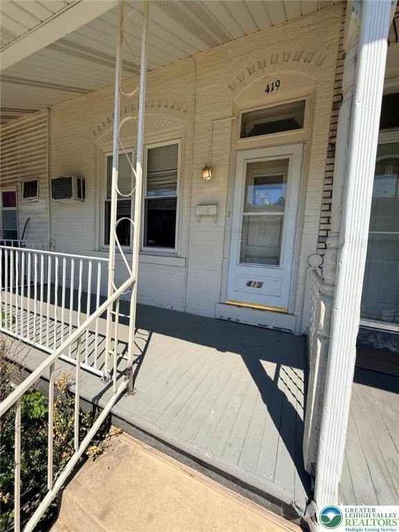 419 W Liberty St - Photo 2 of 38